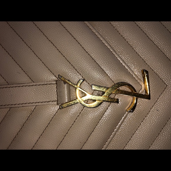 Saint Laurent Grain De Poudre Matasae Monogram - Picture 7 of 8